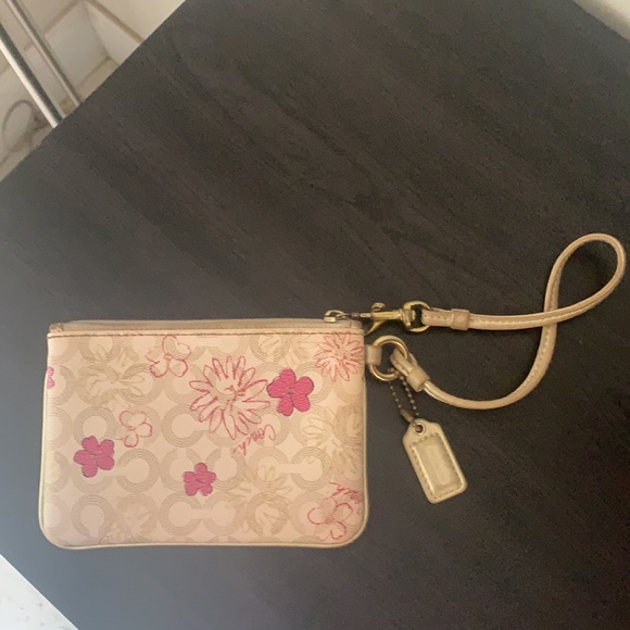 Coach wristlet cream with pink flower 🌸 design - Picture 6 of 10